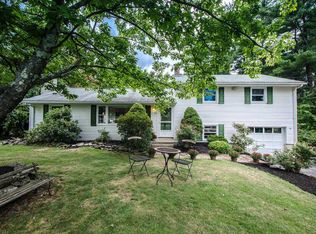 21 Mountain View Dr, Pleasant Valley, NY 12569