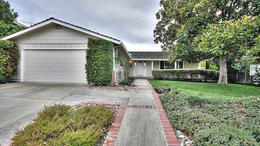 1st image of 10461 Baywood Dr