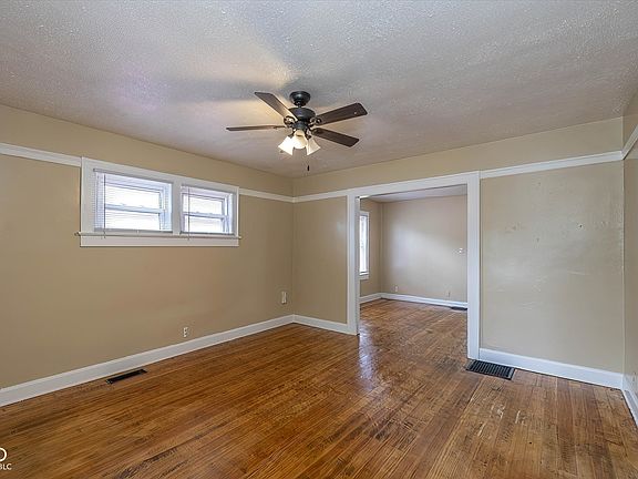 4th image of 726 N Exeter Ave