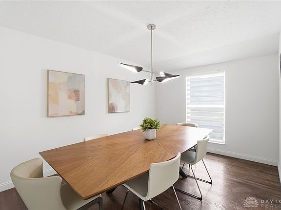 4th image of 166 Regency Sq