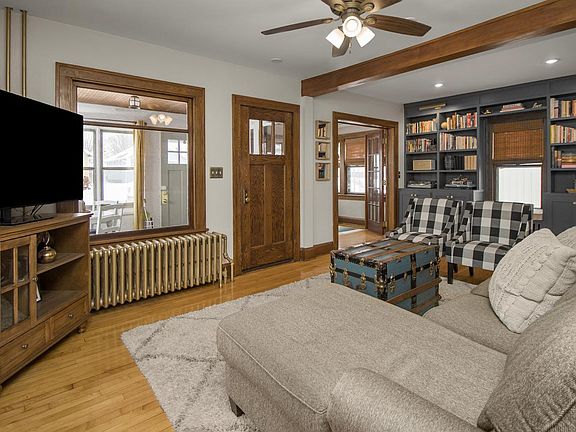 4th image of 857 Cottage Ave E