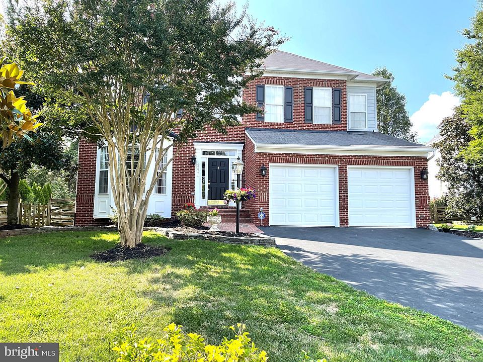1st image of 42774 Summerhouse Pl