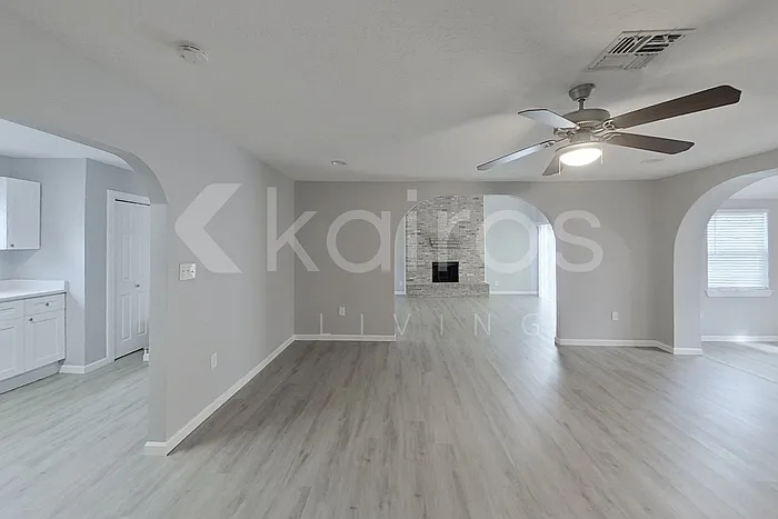 4 bed, 3.0 bath, 2528 sqft, $2,325 — Photo 3