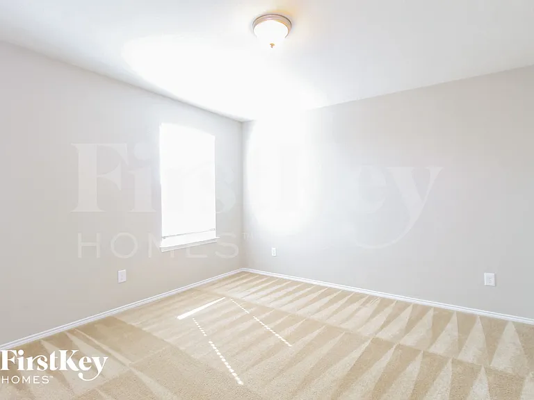 2320 Bernese Ln — Photo 15