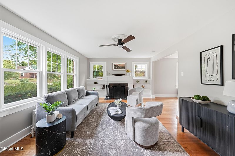 3rd image of 47 Pointview Drive