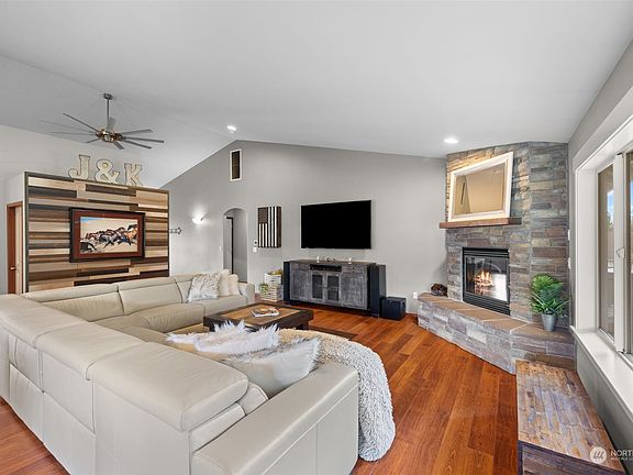 5th image of 8709 176th Street NW