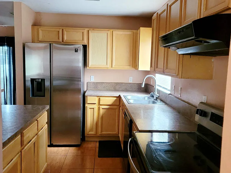 616 Lemon Ave #B — Photo 11