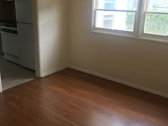 4th image of 3809 Wabash Ave #3817
