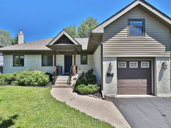 15 Scarborough Heights Blvd, Toronto, ON M1M 2V3