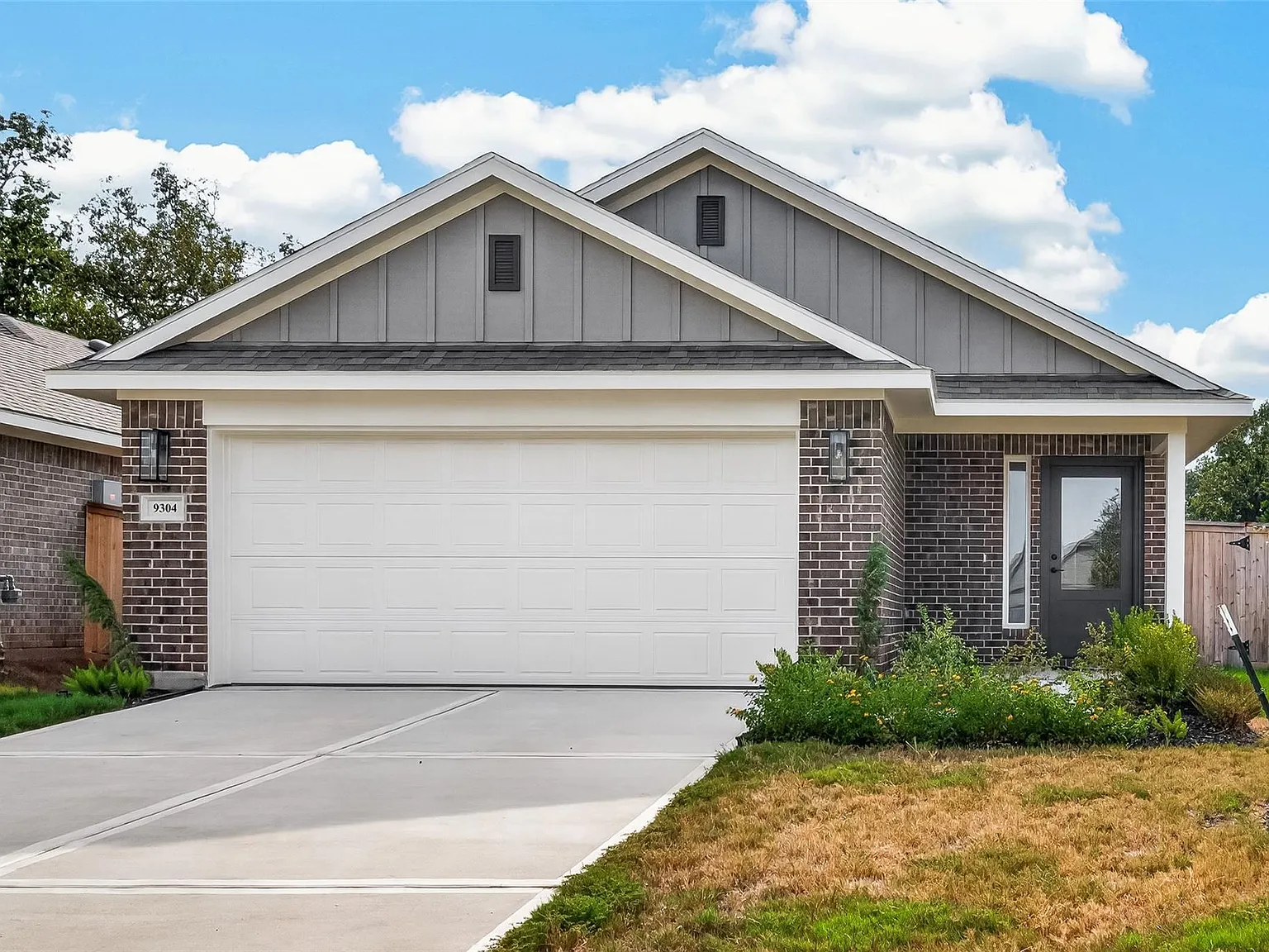4 bed, 2.0 bath, $1,900 — Photo 1