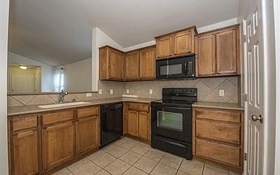5th image of 1100 SW 158th St