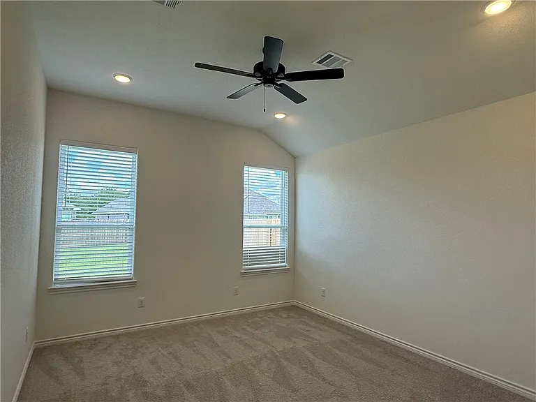 3709 Lamar Hollow Ct — Photo 10