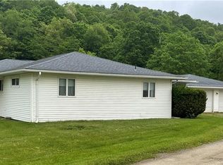 48 Phillips Rd, Clarksburg, PA 15725