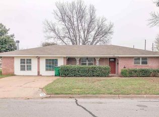 999 Jewel Ave, Burkburnett, TX 76354