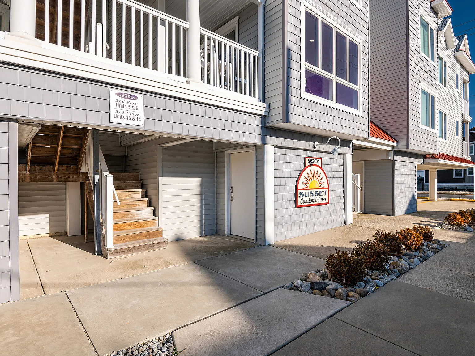 3 bed, 852 sqft, $2,200 — Photo 3