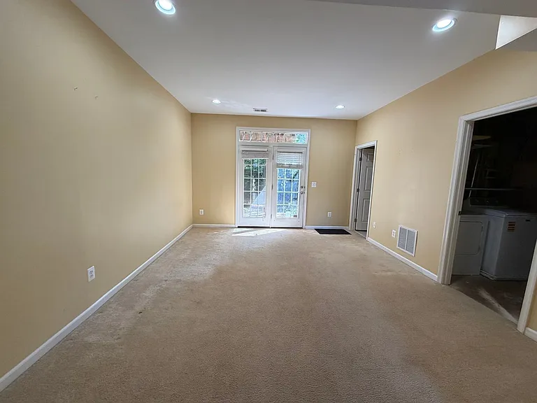829 Rainier Rd — Photo 6