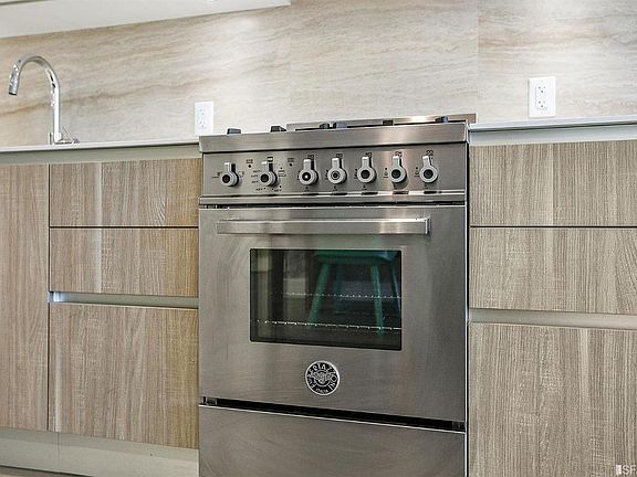 4th image of 8 Buchanan St Unit 307