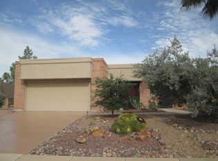1070 N Avenida Canby, Green Valley, AZ 85614