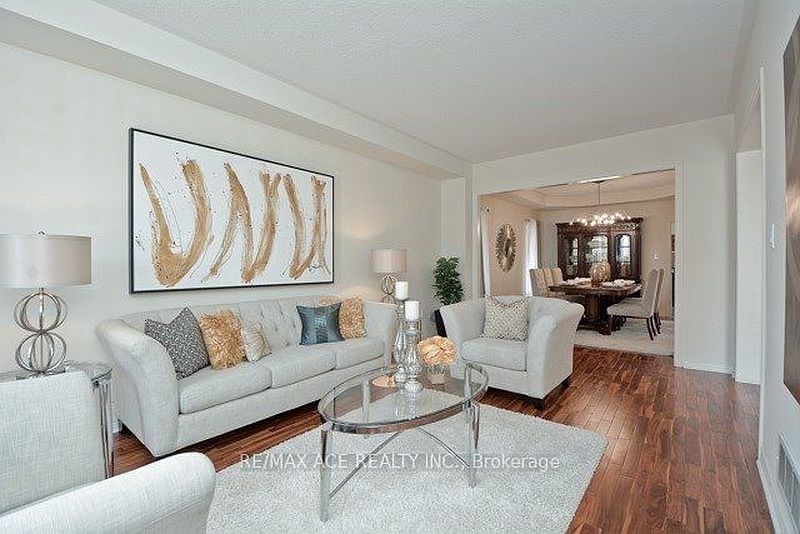 Ajax House for rent - 4 Bedrooms — photo 4