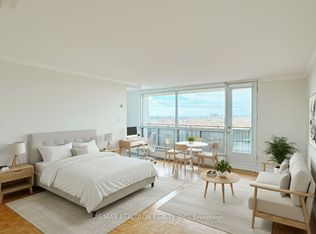 666 Spadina Ave #2402, Toronto, ON M5S 2H8