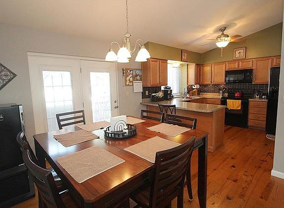 3rd image of 2821 Milburn Acres Ct