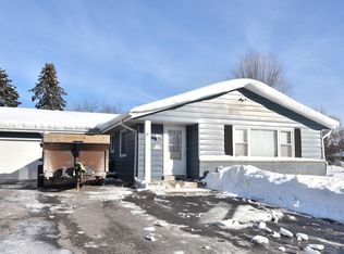 W157N10178 Mohawk Dr, Germantown, WI
