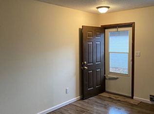 302 Martin Ct APT B, Catlin, IL 61817