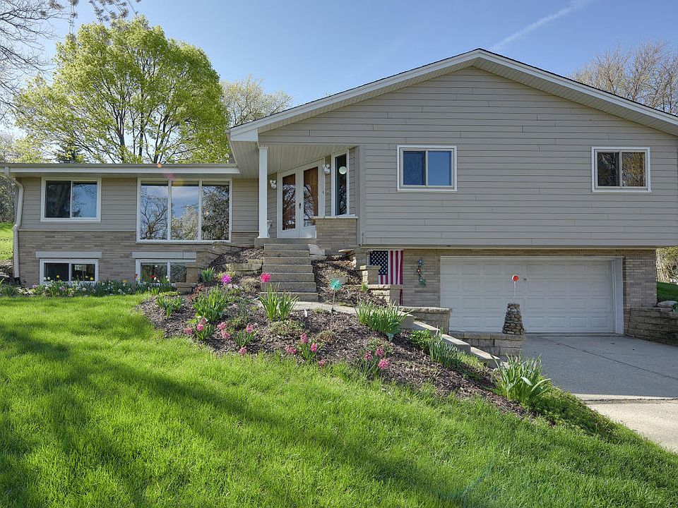 1st image of 612 Ivy Cir