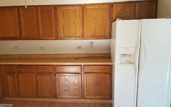 3rd image of 525 E Lake Ave
