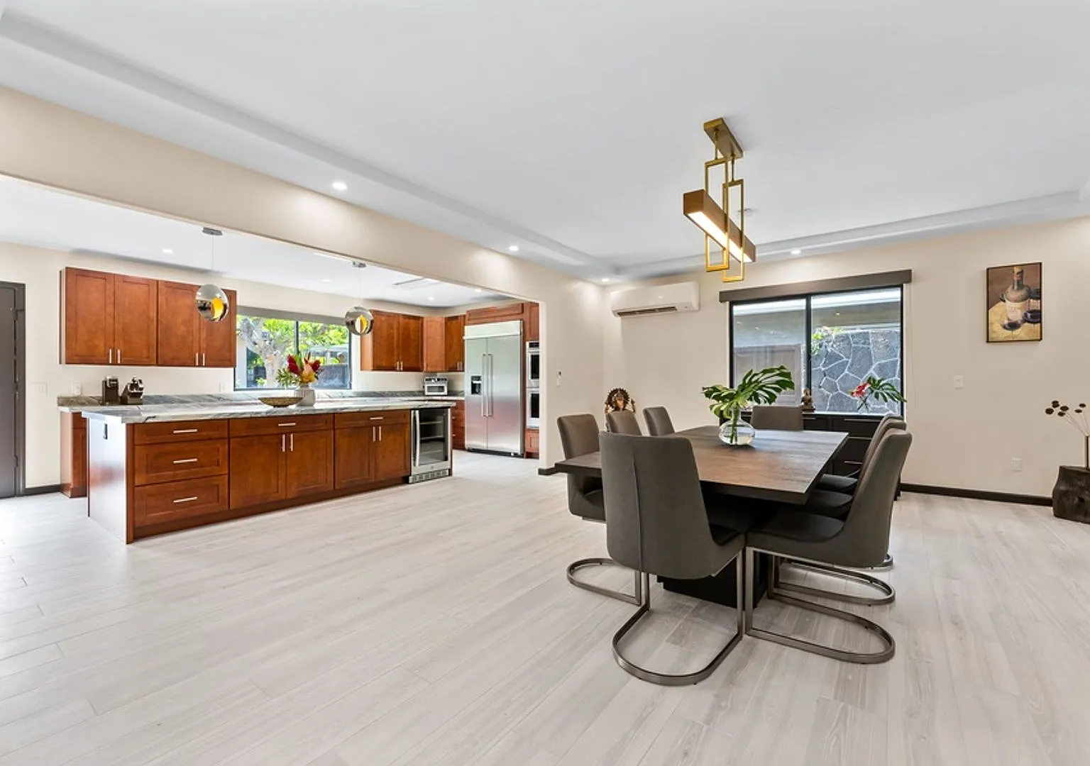 Kahala Zen: Spacious Modern Oasis w/ Studio, Garden & Lush Garden — Photo 4
