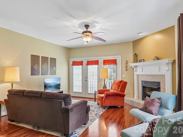 3311 Sandy Dr #1, Hendersonville, NC 28792