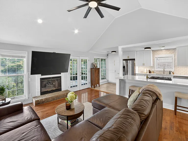 2129 Quail Ridge Dr — Photo 5