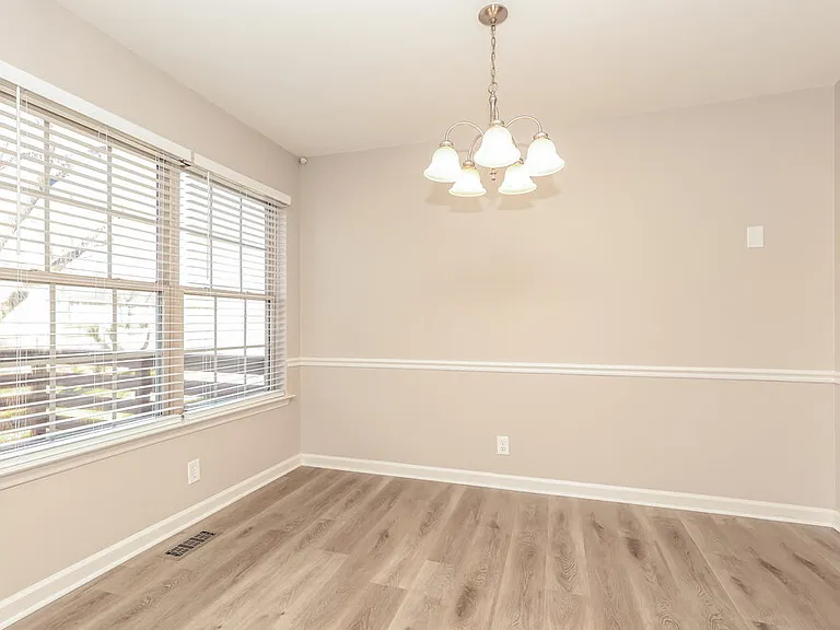 1918 Pecan Ridge Dr — Photo 6