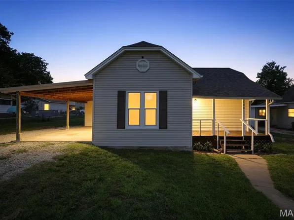 108 N White Oak St, Desloge, MO 63601