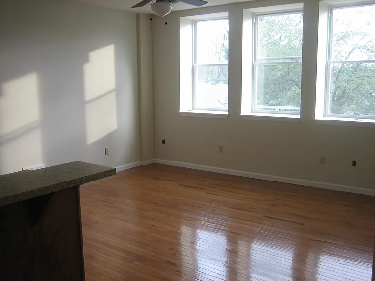 1023 Vine St #202 — Photo 11