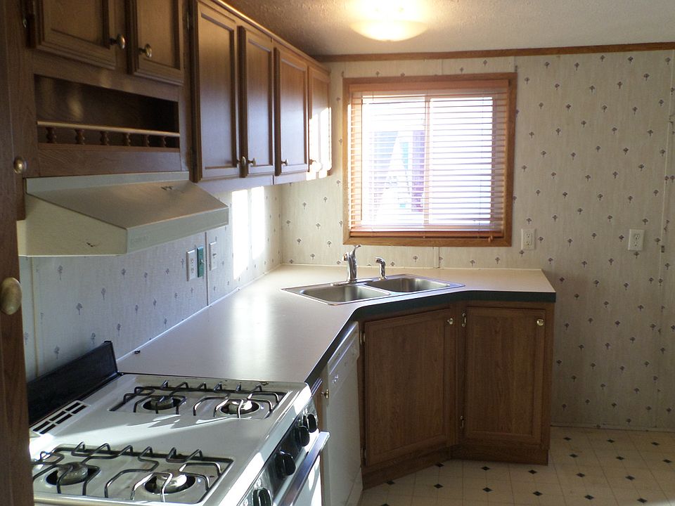 1st image of 46328 Chadsworth Dr