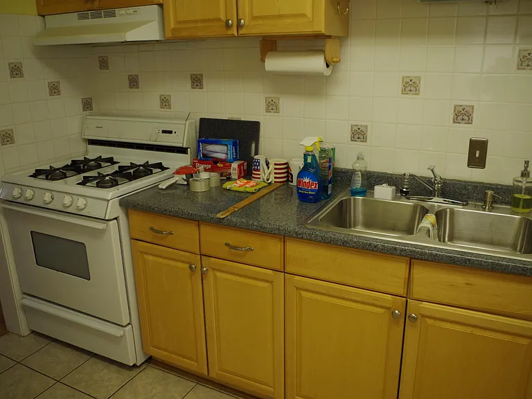 23036 Columbia St — Photo 7