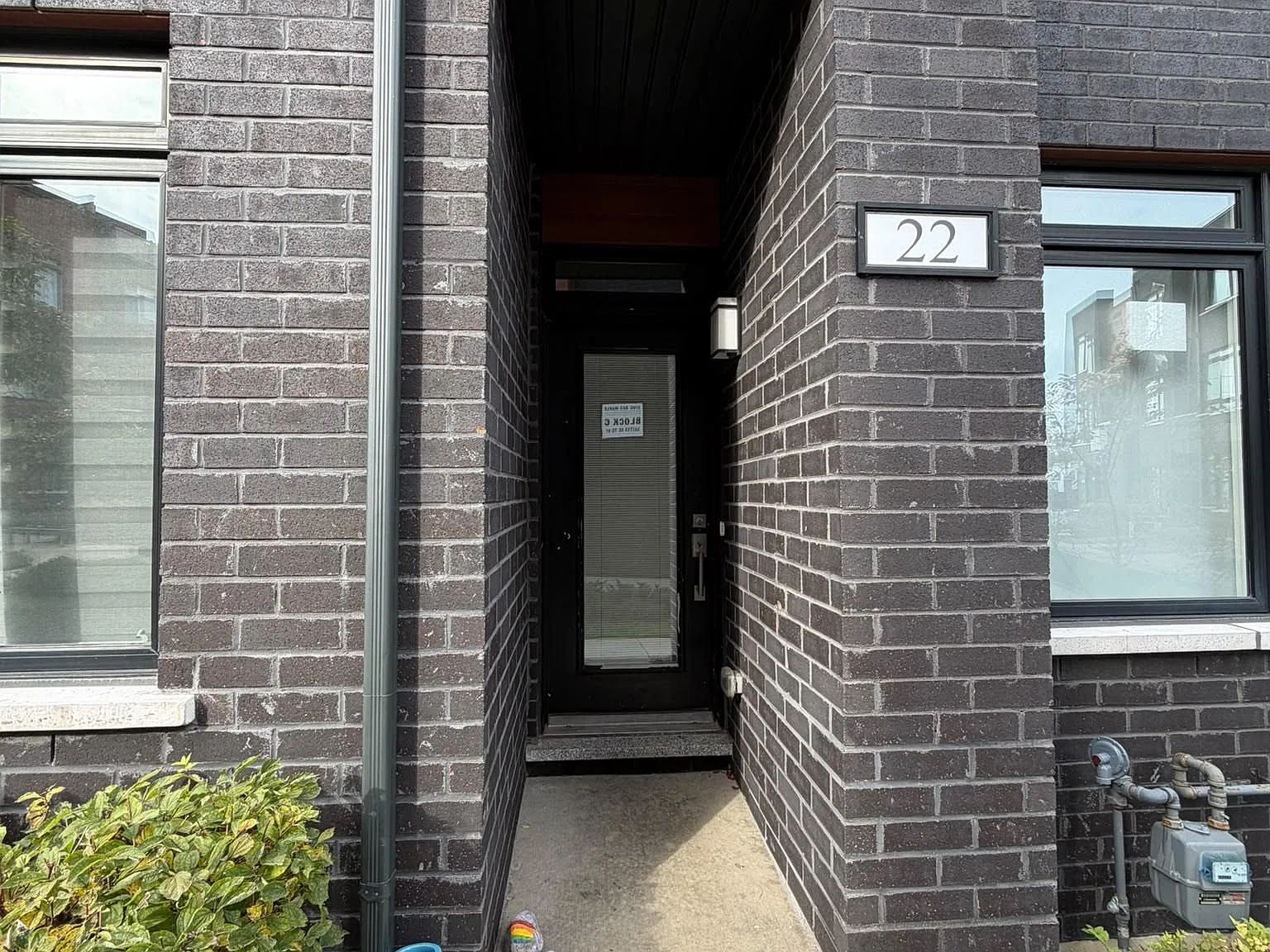 3 bed, $3,200 — Photo 2