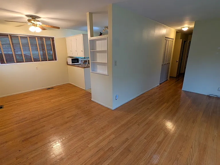 2734 Hampshire Rd — Photo 9