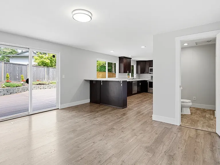 Family Room - Dining Room