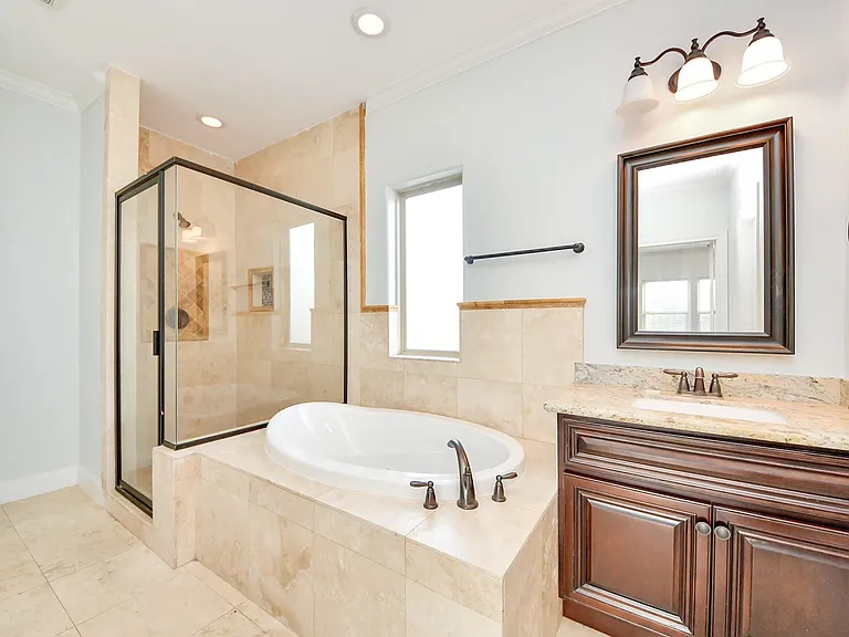 11045 Upland Forest Dr — Photo 19