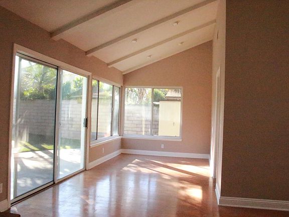 Dinning area w/sliding glass door to the backyard.