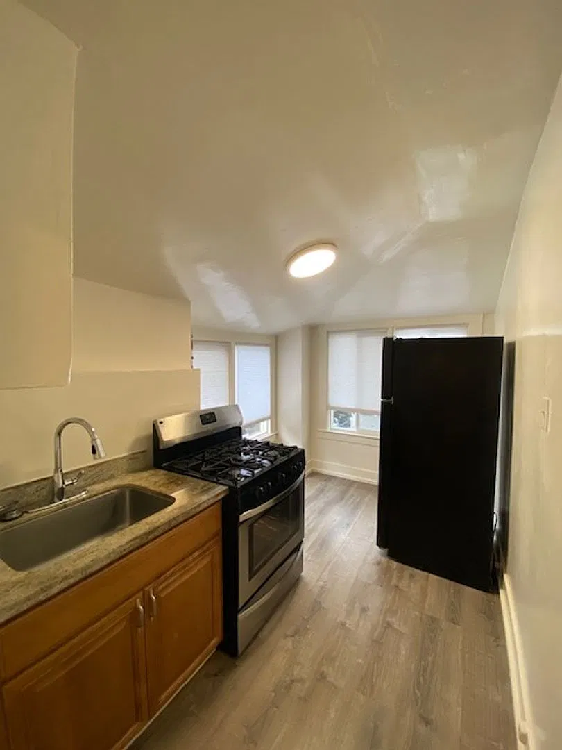527 Merrimac St — Photo 1