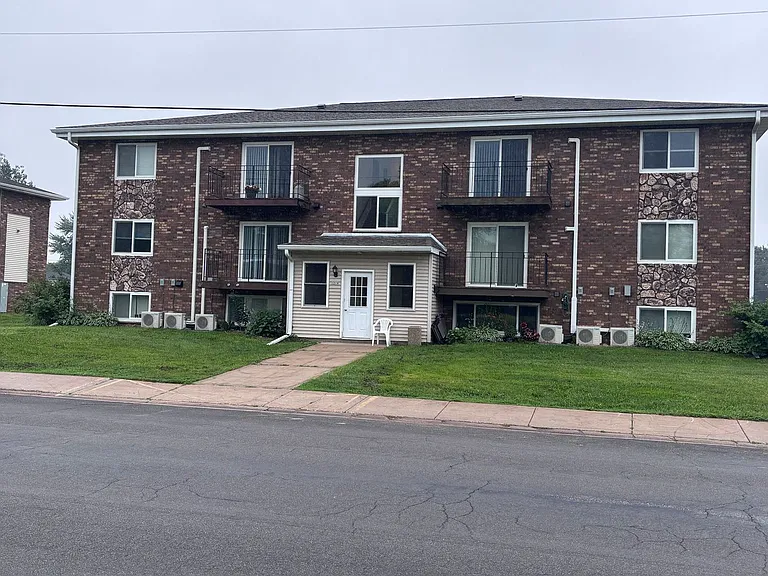 1214 Mosinee Ave — Photo 2
