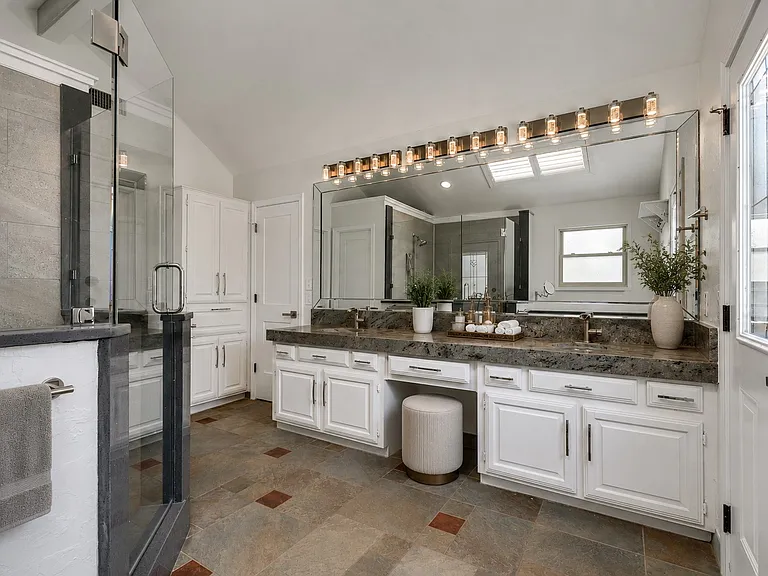 18636 Crownover Ct — Photo 11
