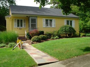 8 Fredana Rd, Newton, MA 02468