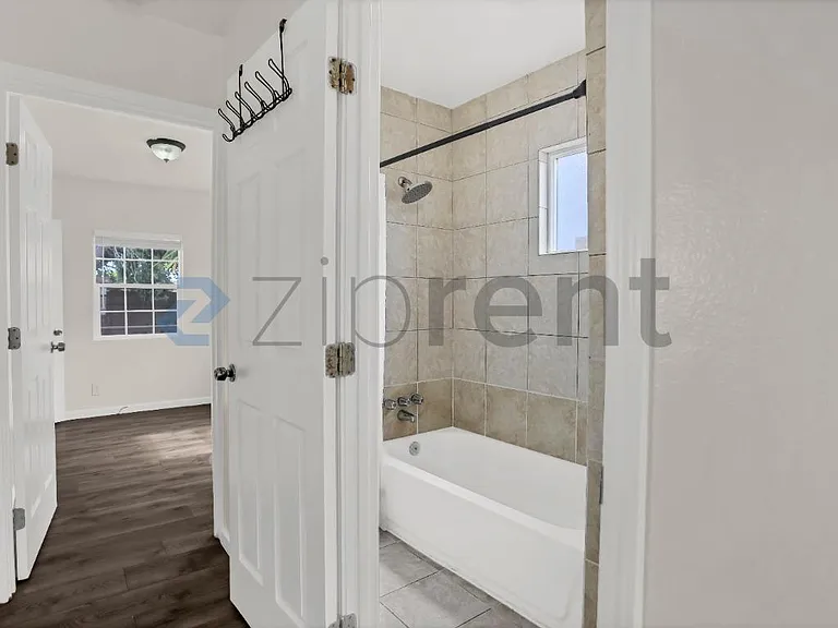 3817 Waller Ave — Photo 15