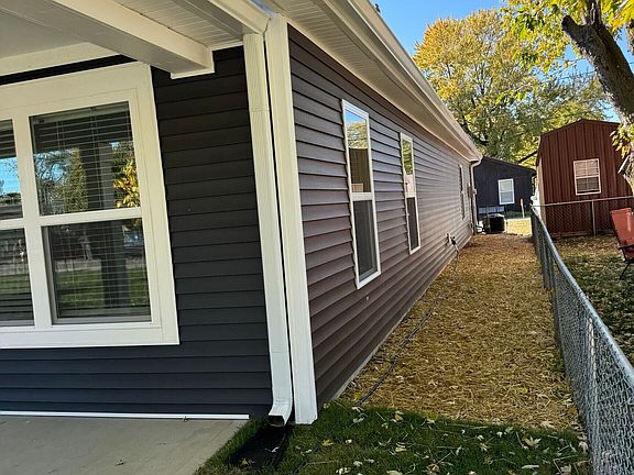 2nd image of 2052 N Livingston Ave