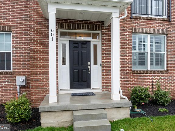 3rd image of 601 Burcham St
