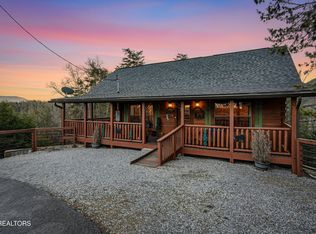 1713 Bear View Rd, Sevierville, TN 37876